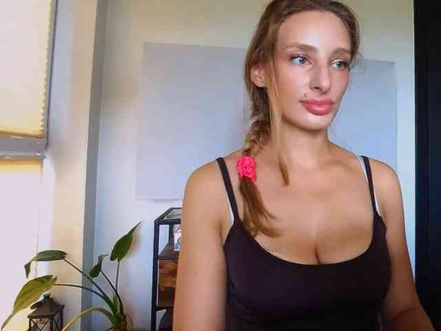 MarilynShow webcam