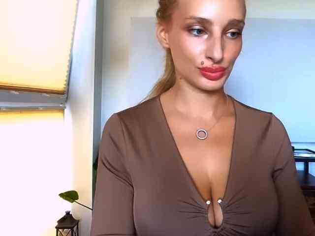 MarilynShow webcam