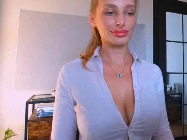 Model: MarilynShow