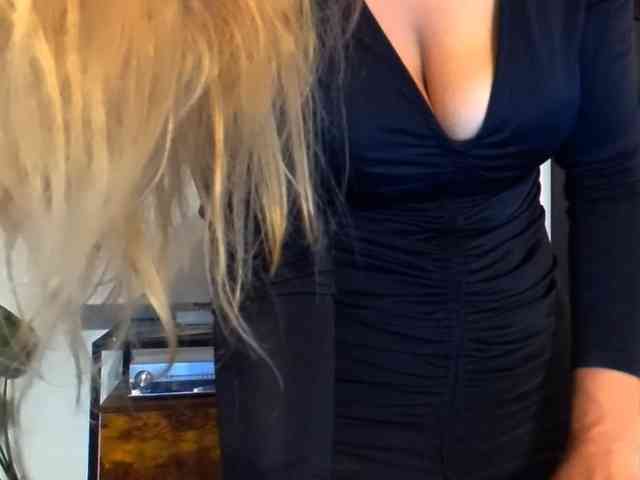 Model: MarilynShow