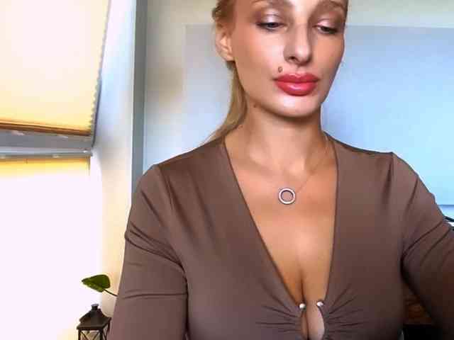 MarilynShow webcam
