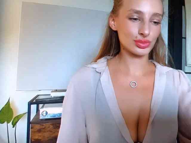 Model: MarilynShow