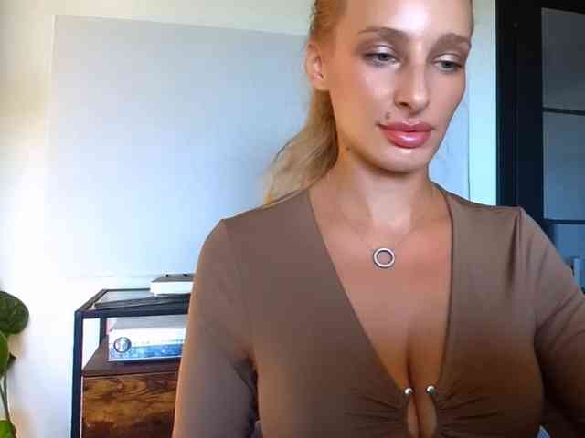 MarilynShow webcam