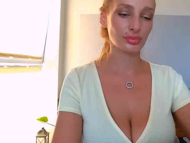 MarilynShow webcam