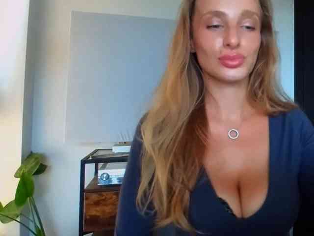 MarilynShow webcam