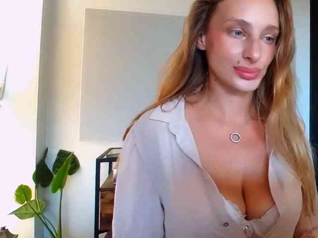 MarilynShow webcam