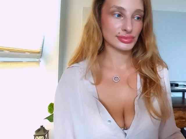 MarilynShow webcam