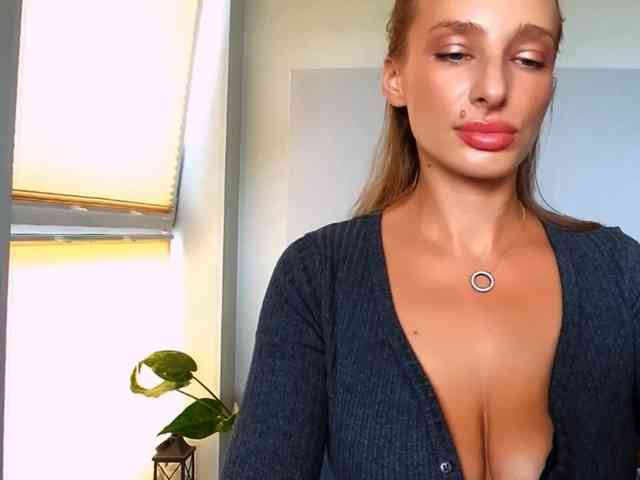 MarilynShow webcam