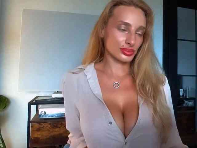 Model: MarilynShow