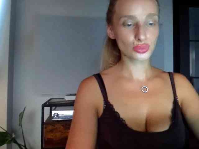 MarilynShow Live Webcam on BongaCams