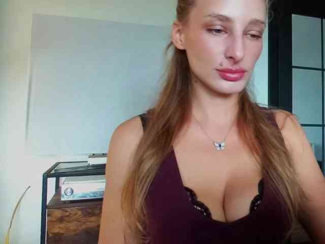 MarilynShow webcam