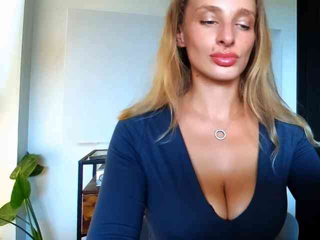 Model: MarilynShow