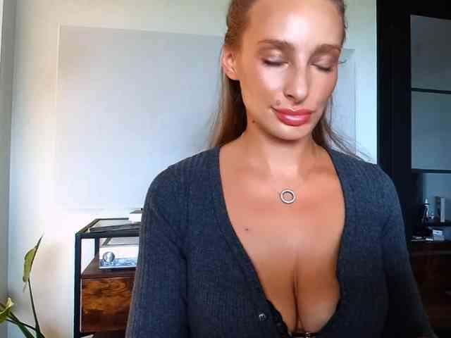 MarilynShow webcam
