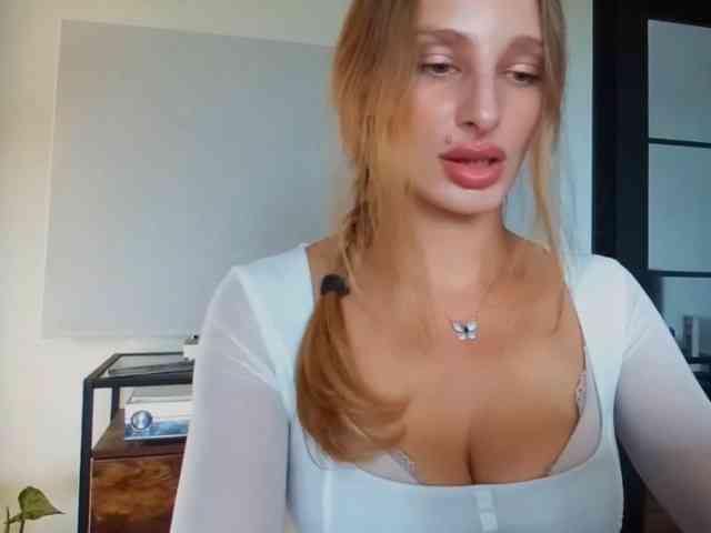 MarilynShow webcam