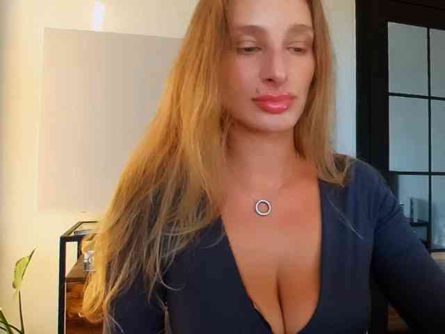 MarilynShow webcam