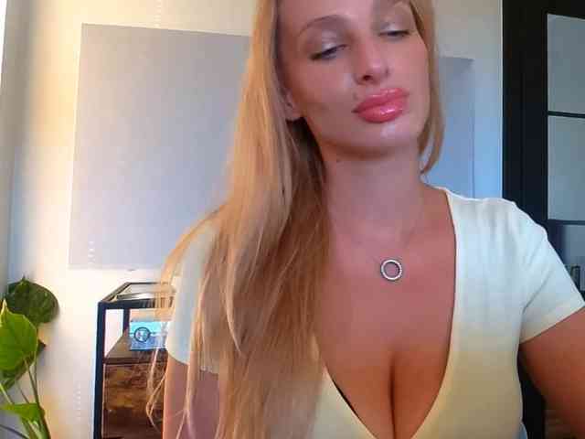 Model: MarilynShow