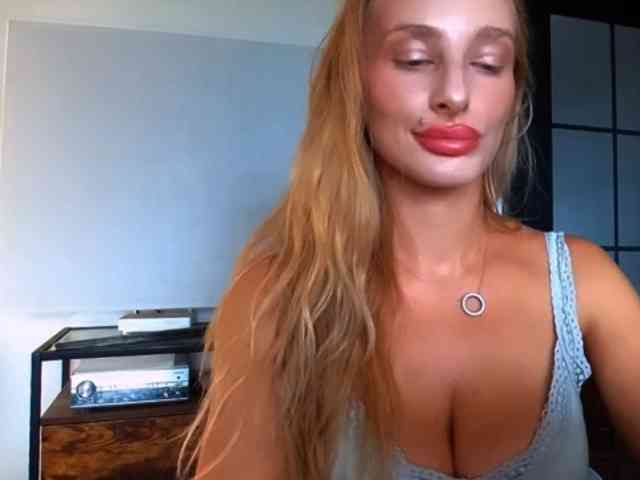 MarilynShow webcam