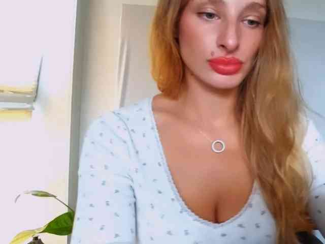 MarilynShow webcam