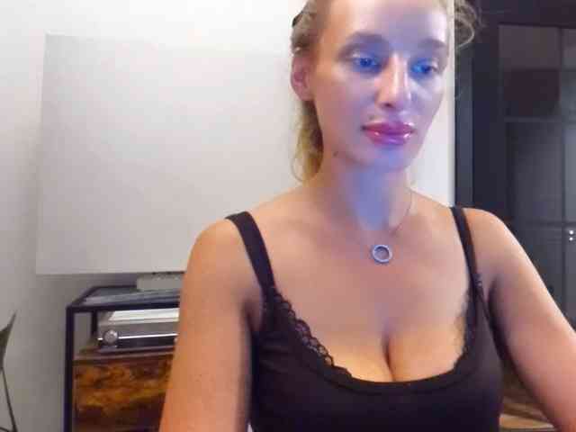 MarilynShow webcam