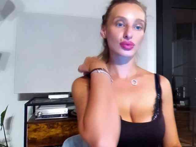 MarilynShow webcam
