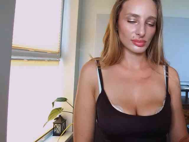 MarilynShow webcam