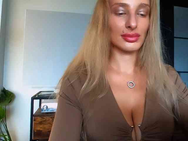 Model: MarilynShow