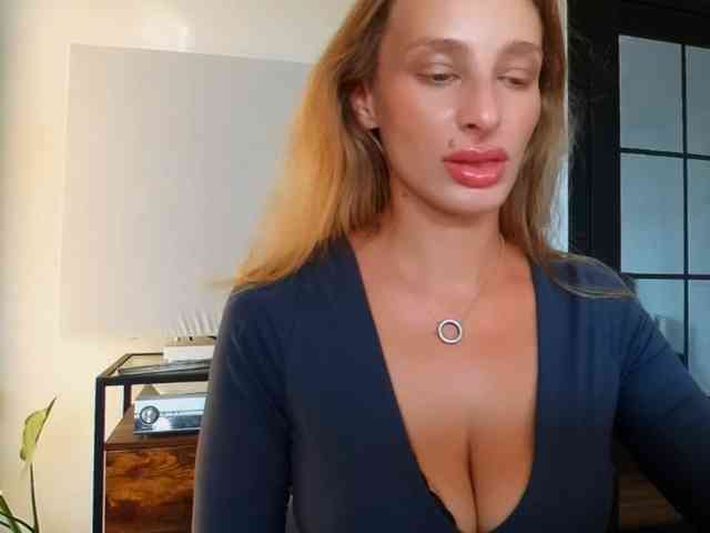 MarilynShow webcam