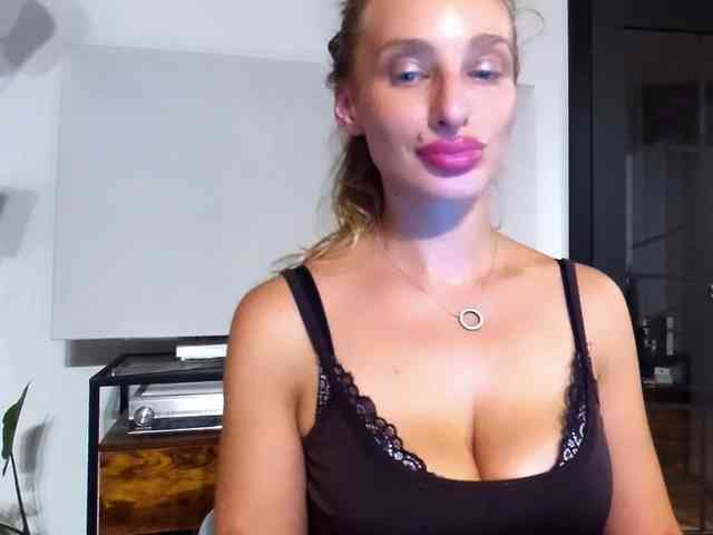 MarilynShow webcam
