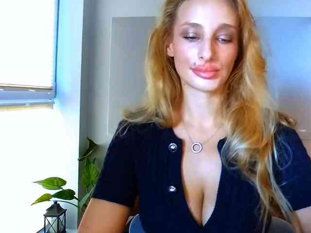 Model: MarilynShow