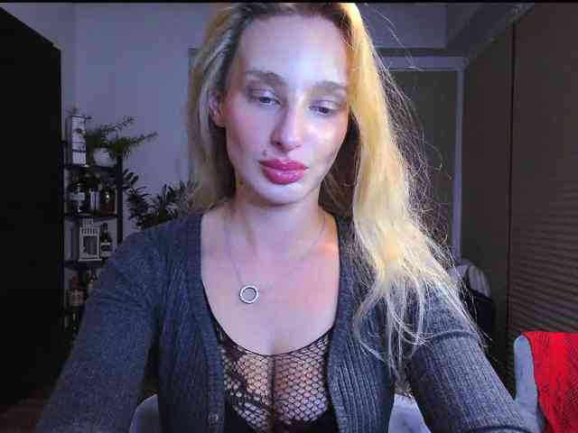 Model: MarilynShow