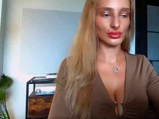 Model: MarilynShow