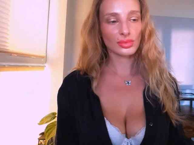 Model: MarilynShow
