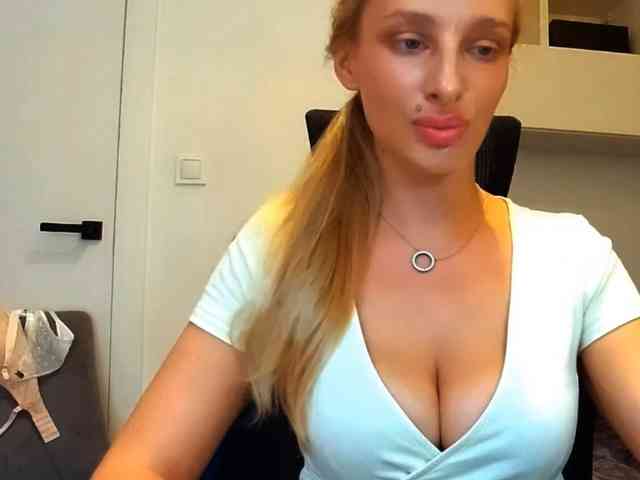 MarilynShow webcam