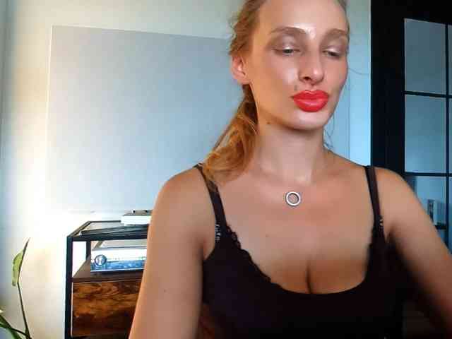 MarilynShow webcam