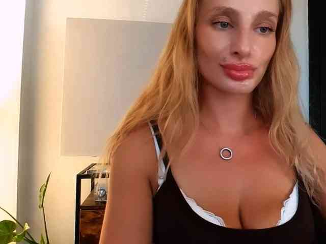 MarilynShow webcam