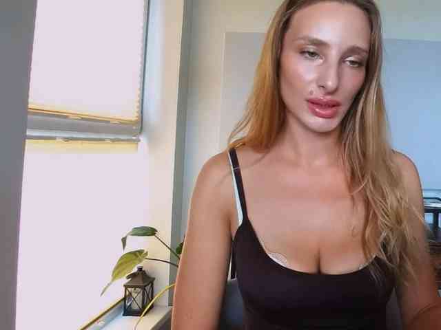 MarilynShow webcam