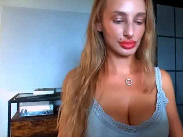 MarilynShow webcam
