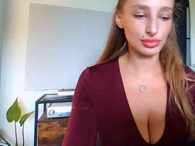Model: MarilynShow