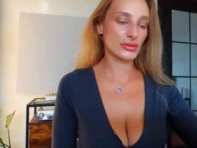 MarilynShow webcam