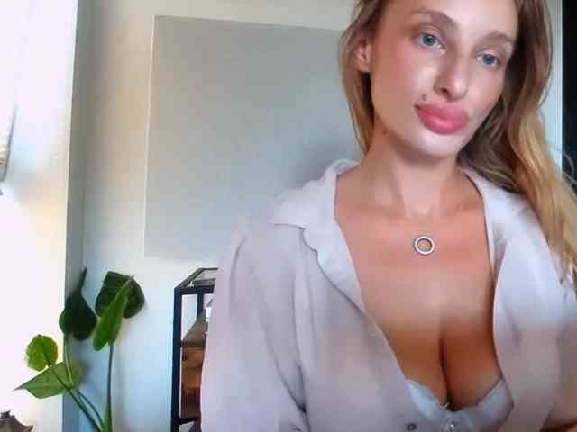MarilynShow webcam