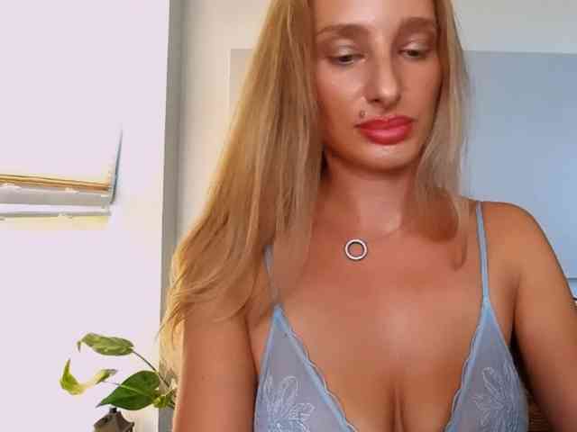 MarilynShow webcam