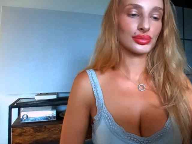 Model: MarilynShow