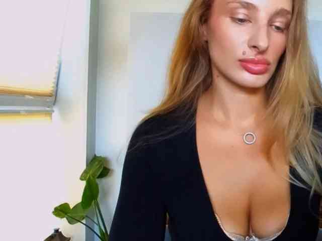 MarilynShow webcam