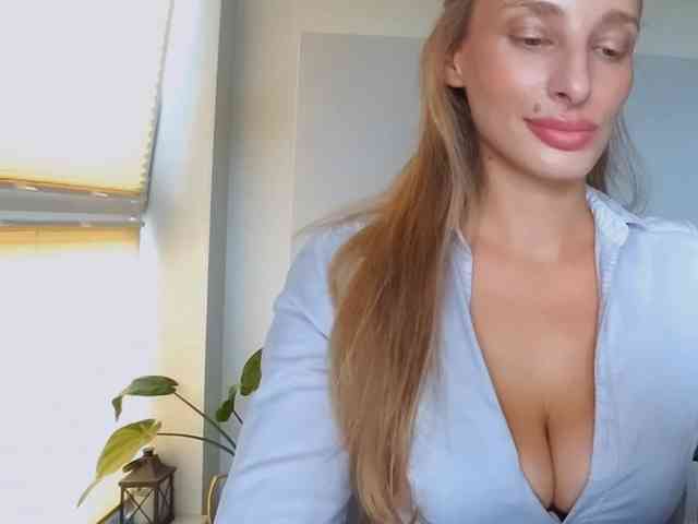 MarilynShow webcam