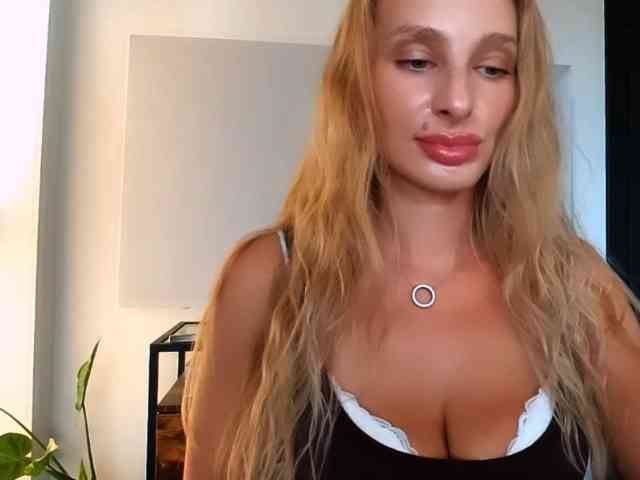 MarilynShow webcam