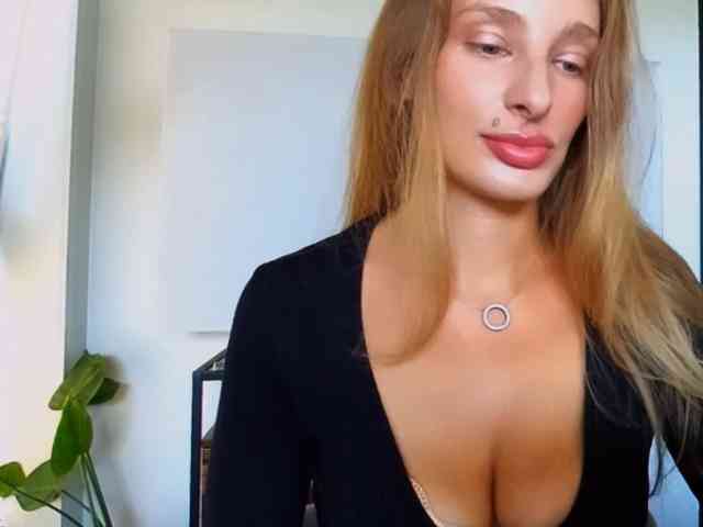 MarilynShow webcam