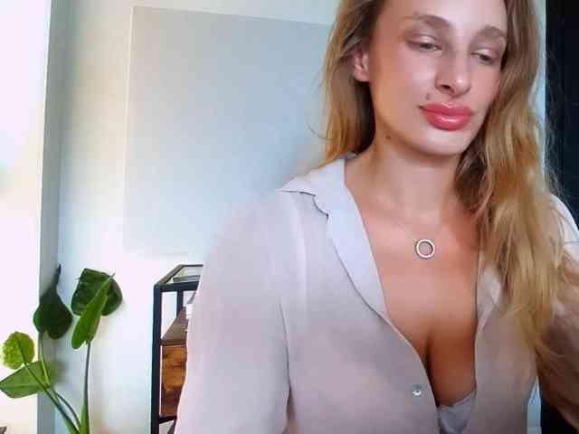 Model: MarilynShow