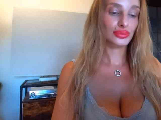 MarilynShow webcam