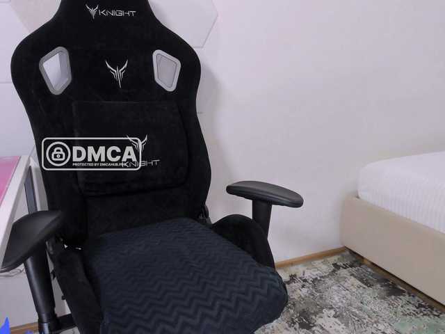 Sky-QueenI live cam on BongaCams