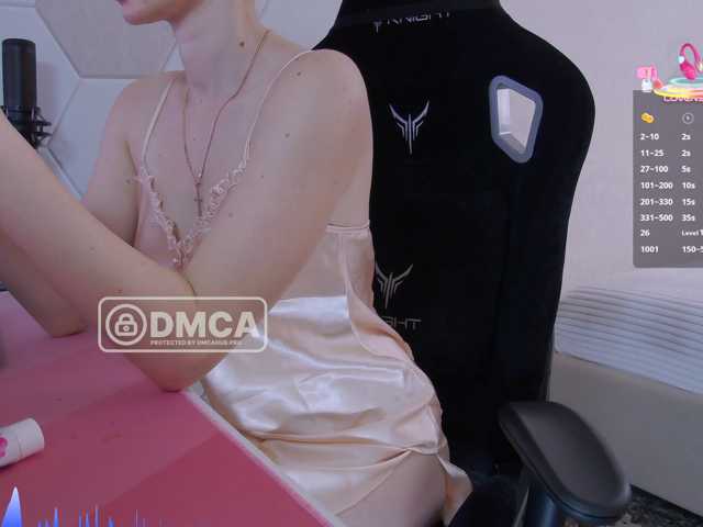 Sky-QueenI live cam on BongaCams